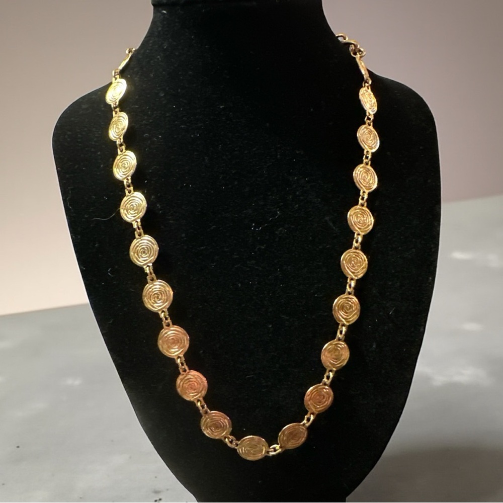 Vintage Signed LCI Gold‎ Swirl Small Disc Necklace